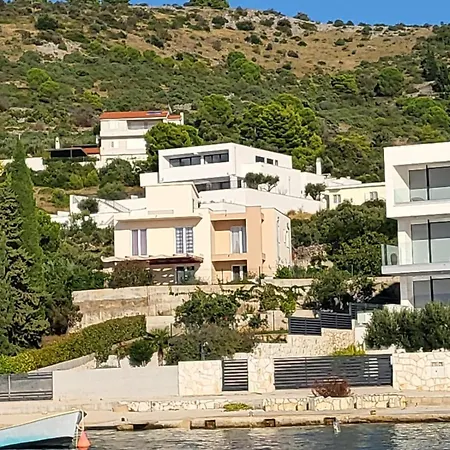 Daire Helena Rogoznica (Sibenik-Knin)