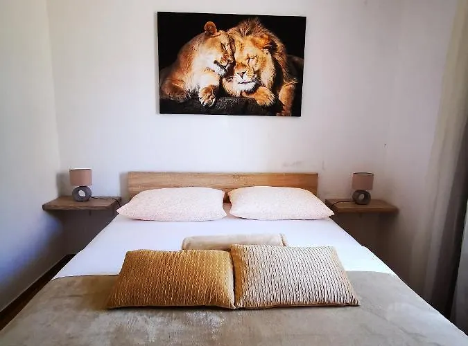 Helena Rogoznica (Sibenik-Knin)