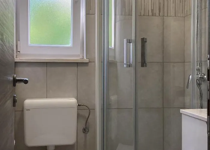 アパート Helena ロゴズニッツァ